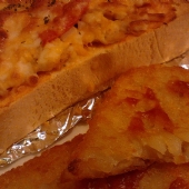 焗烤披薩薯餅土司 Pizza Toast With Hash Browns